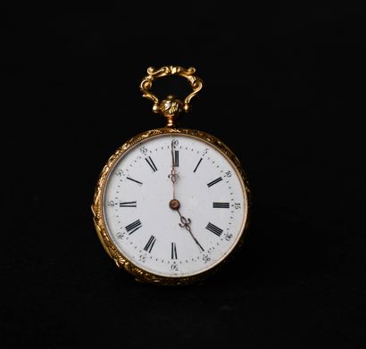 Montre de col en or jaune.
Revers niellé...