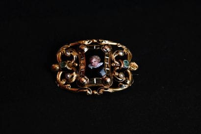 Late 19th century brooch in 750 thousandths...
