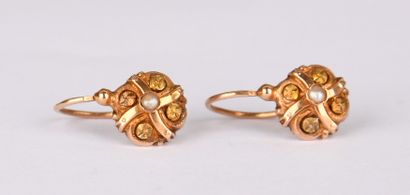 Small pair of antique dormeuses adorned in...