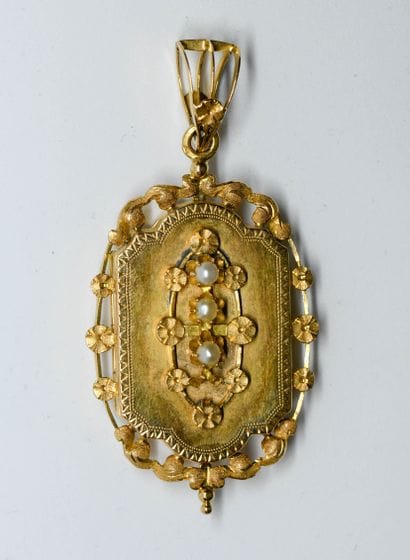 Reliquary pendant in 18K (750k) yellow gold...