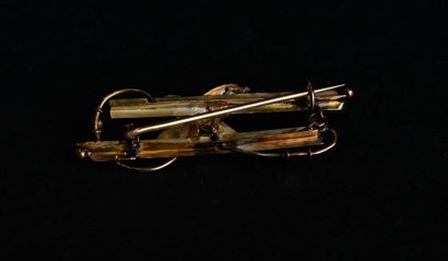 Brooch in 18-carat (750 thousandths) yellow...
