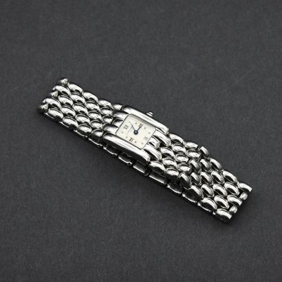 CHAUMET. 
Montre de dame rectangulaire en...