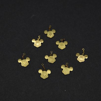Set of 8 Mickey head pendants
H: 1 cm; W:...
