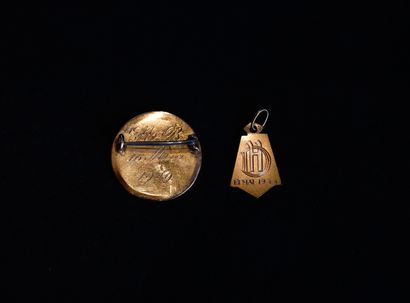 Two 18K (750 thousandths) yellow gold religious...