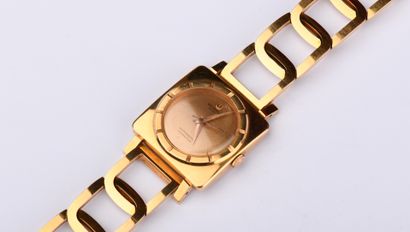 UNIVERSAL GENEVE.
Montre de poignet en or...