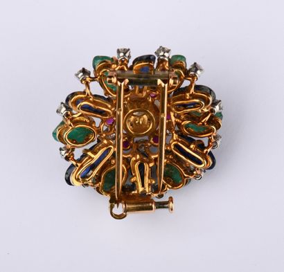 Tutti Frutti round brooch centered on a round...