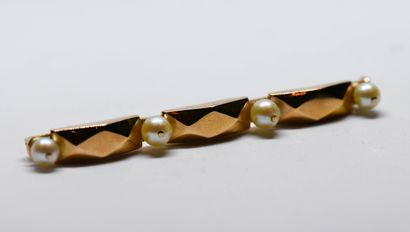 Barrette brooch in 18-carat (750 thousandths)...