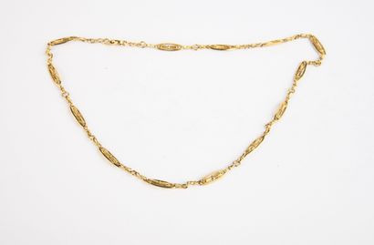 Chaîne collier en or jaune à maillons ovales...