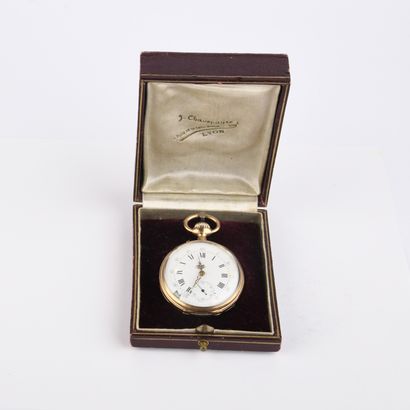 Montre à gousset en or jaune à décor de rinceaux...