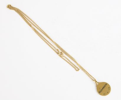 Chaîne et médaille religieuse en or jaune
La...