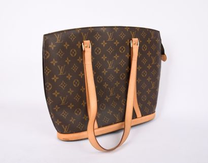 Louis VUITTON
Sac Babylone en cuir monogramm...