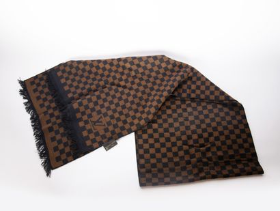 LOUIS VUITTON
Echarpe en laine à décor de...