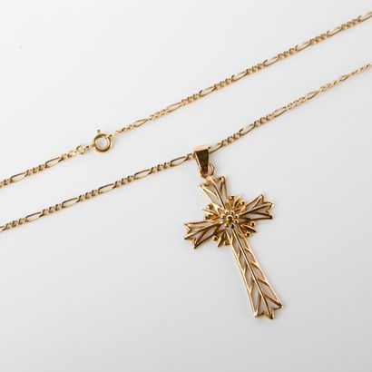 18K (750 thousandths) yellow gold openwork...
