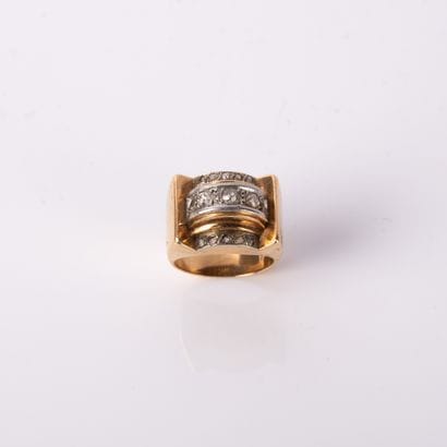 Bridge ring in 18-carat (750 thousandths)...