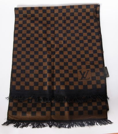 LOUIS VUITTON
Echarpe en laine à décor de...