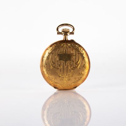 Yellow gold gousset watch with foliate decoration
Enamelled...