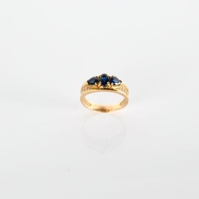 Ring in 18K gold (750 thousandths) set with...