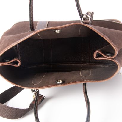 HERMES
Garden party bag in brown fabric and...