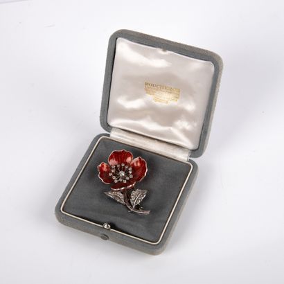 From the House of BOUCHERON
Clip brooch signed...