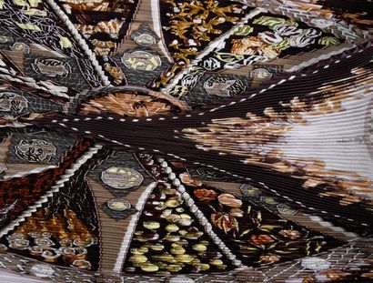 HERMES
Silk twill square, 