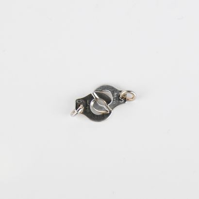 From Dinh Van Handcuffs R8, in 18-carat (750...