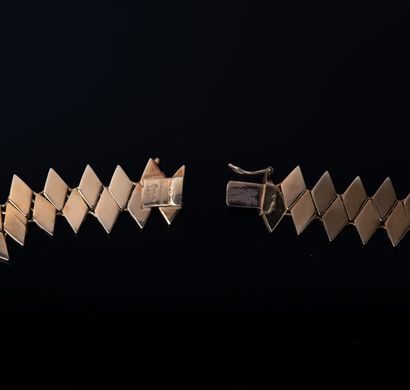 From the House of BOUCHERON
Fully articulated...