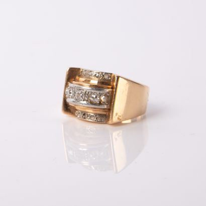 Bridge ring in 18-carat (750 thousandths)...