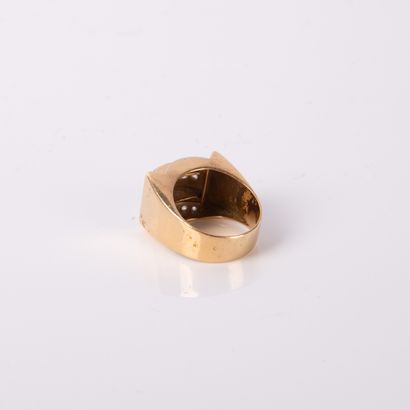 Bridge ring in 18-carat (750 thousandths)...