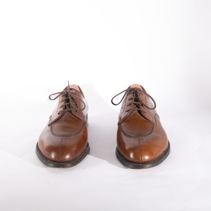 WESTON
Paire de chaussures en cuir marron
Taille...