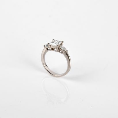 Modern ring centered with a 1.03-carat G/VS2...