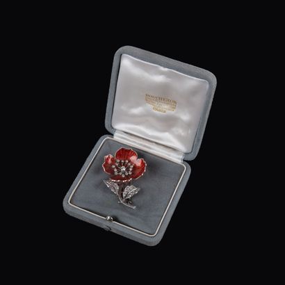 From the House of BOUCHERON
Clip brooch signed...