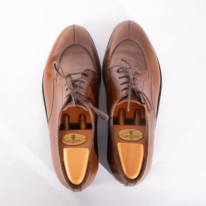 WESTON
Paire de chaussures en cuir marron
Taille...