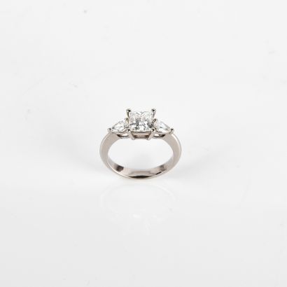 Modern ring centered with a 1.03-carat G/VS2...
