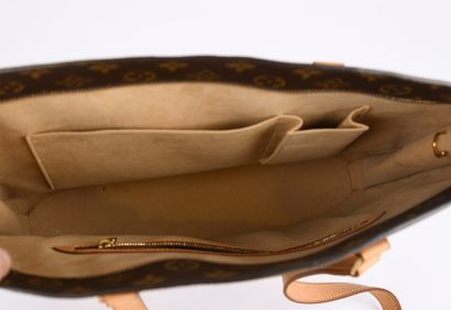 Louis VUITTON
Sac Babylone en cuir monogramm...