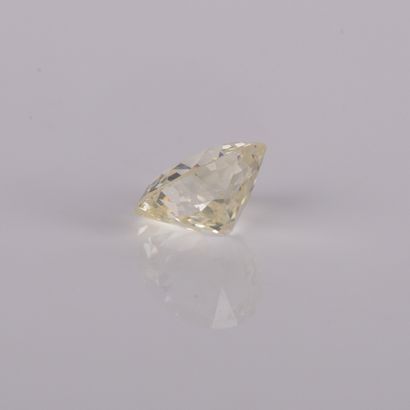 Solitaire set with a 3.99-carat cut diamond,...
