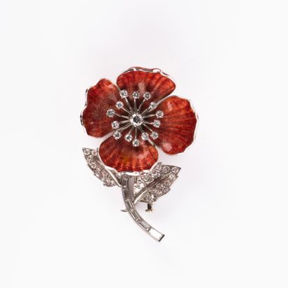 From the House of BOUCHERON
Clip brooch signed...