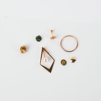 Lot de débris d'or 18 carats (750 millièmes)...