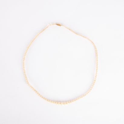 Collier de perles fantaisies, fermoir en...