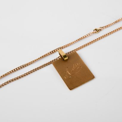 Important pendentif plaque en or jaune 18...