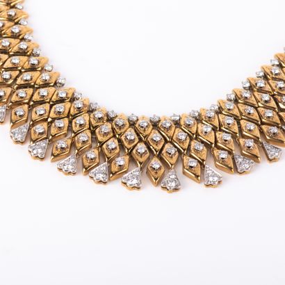 From the House of BOUCHERON
Fully articulated...