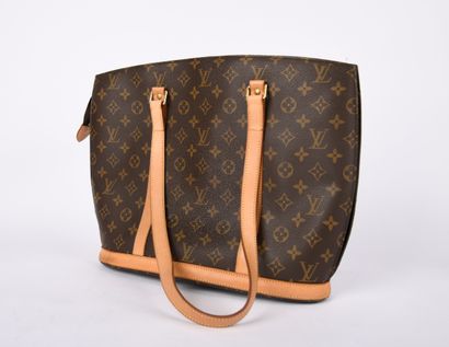 Louis VUITTON
Sac Babylone en cuir monogramm...