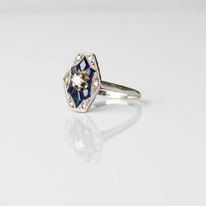 Ring in 18-carat white gold (750 thousandths)...