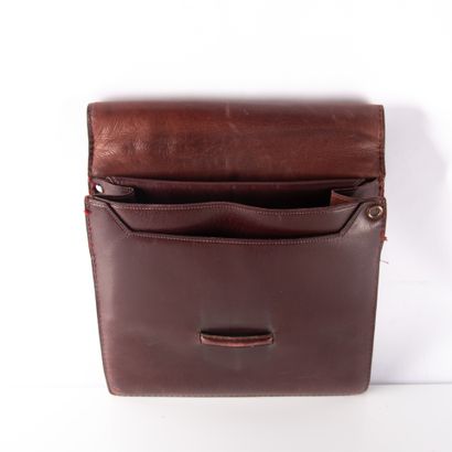 HERMES
Men's clutch bag in burgundy leather...