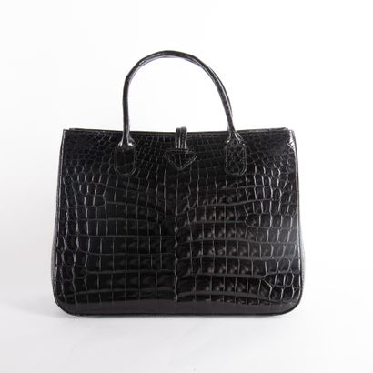 LONGCHAMP
Handbag in the style of the Roseau...