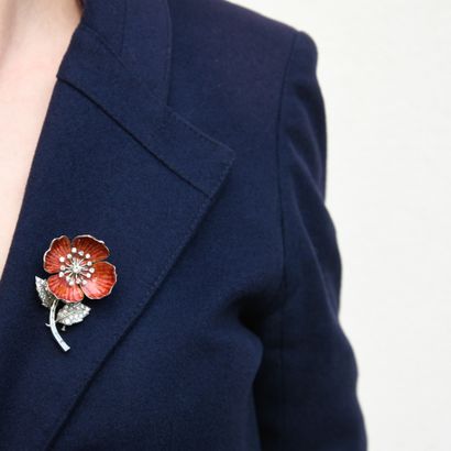 From the House of BOUCHERON
Clip brooch signed...