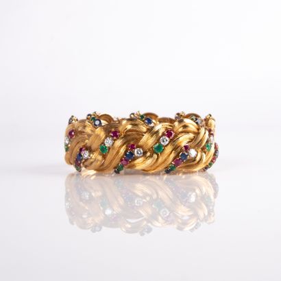 From the House of BOUCHERON
Half-set 