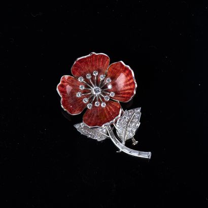 From the House of BOUCHERON
Clip brooch signed...