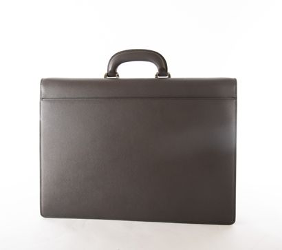 MONTBLANC
cartable serviette en cuir, gris
Bijouterie...