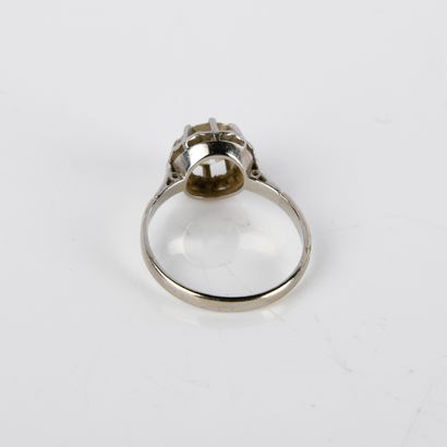Solitaire ring in platinum and white gold...