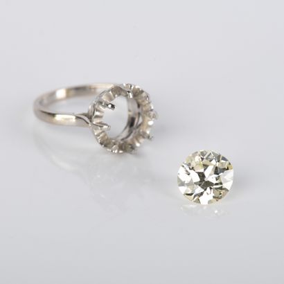 Solitaire set with a 3.99-carat cut diamond,...